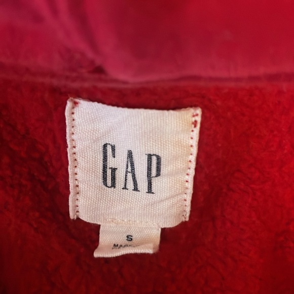 Red gap hoodie - Picture 6 of 7